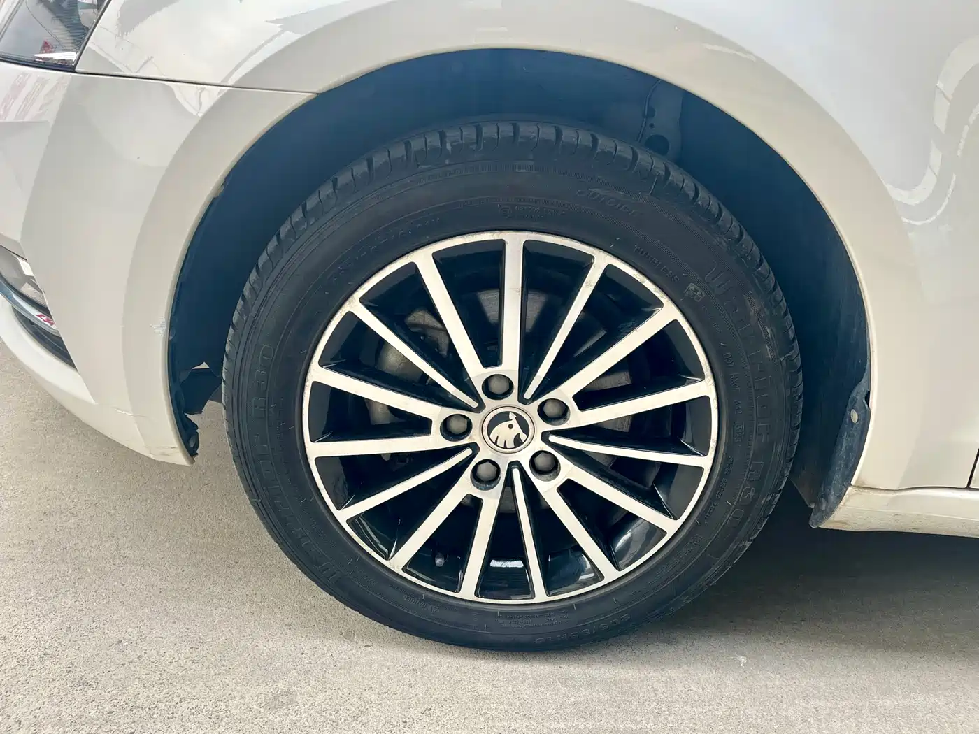 Škoda Octavia 2018 1.6L Automatic Luxury фото 4