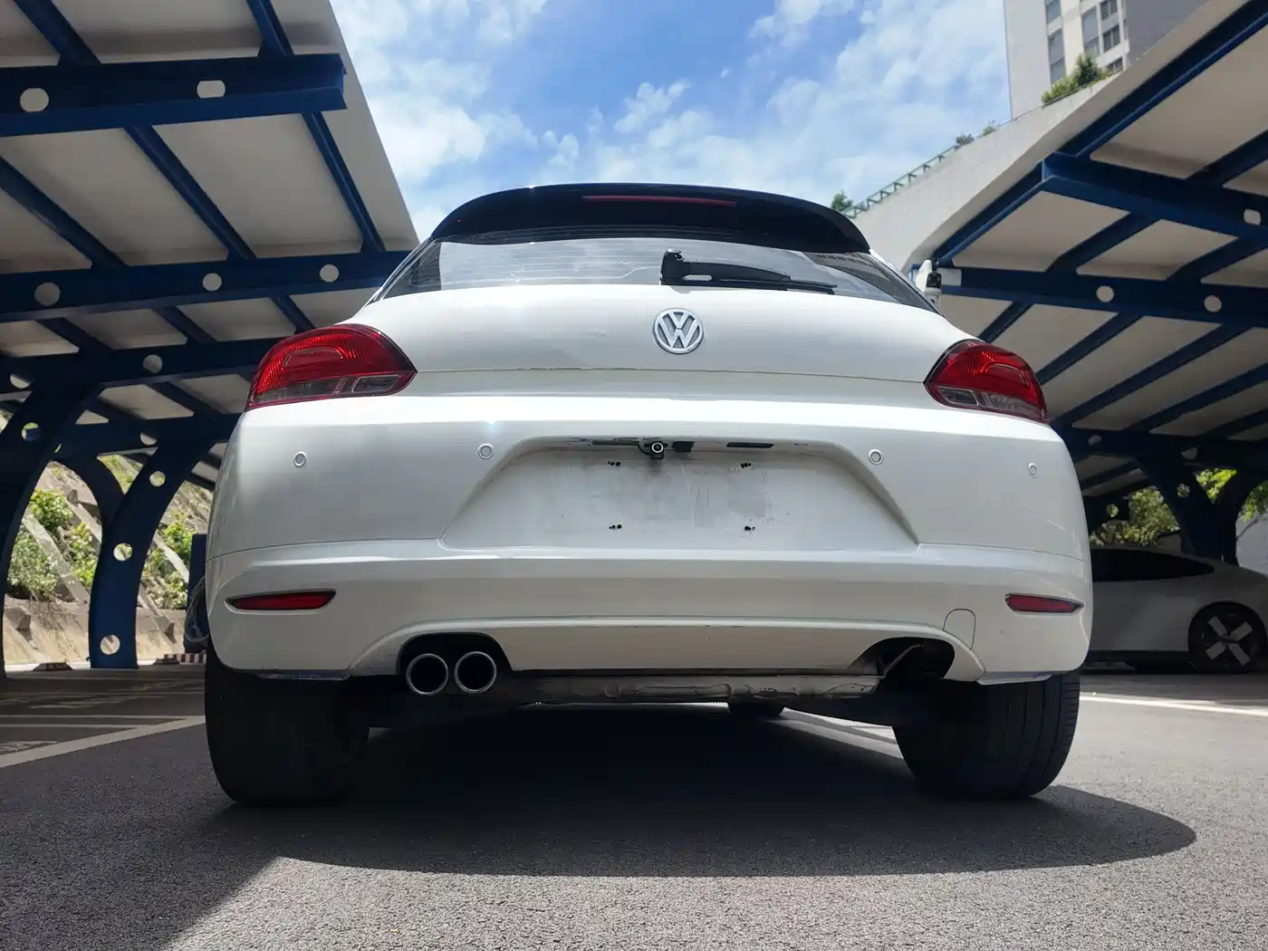Volkswagen Scirocco 2011 2.0TSI Luxury фото 17