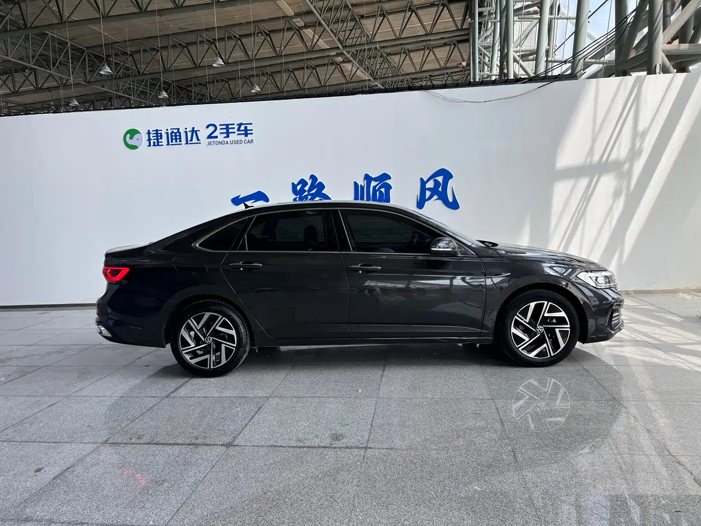 Volkswagen Sagitar 2023 300TSI DSG Surpassing Edition фото 5