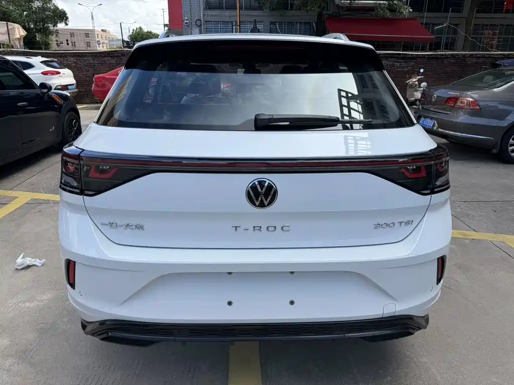Volkswagen T-ROC 2026 2025 300TSI DSG 2WD Dawn Edition