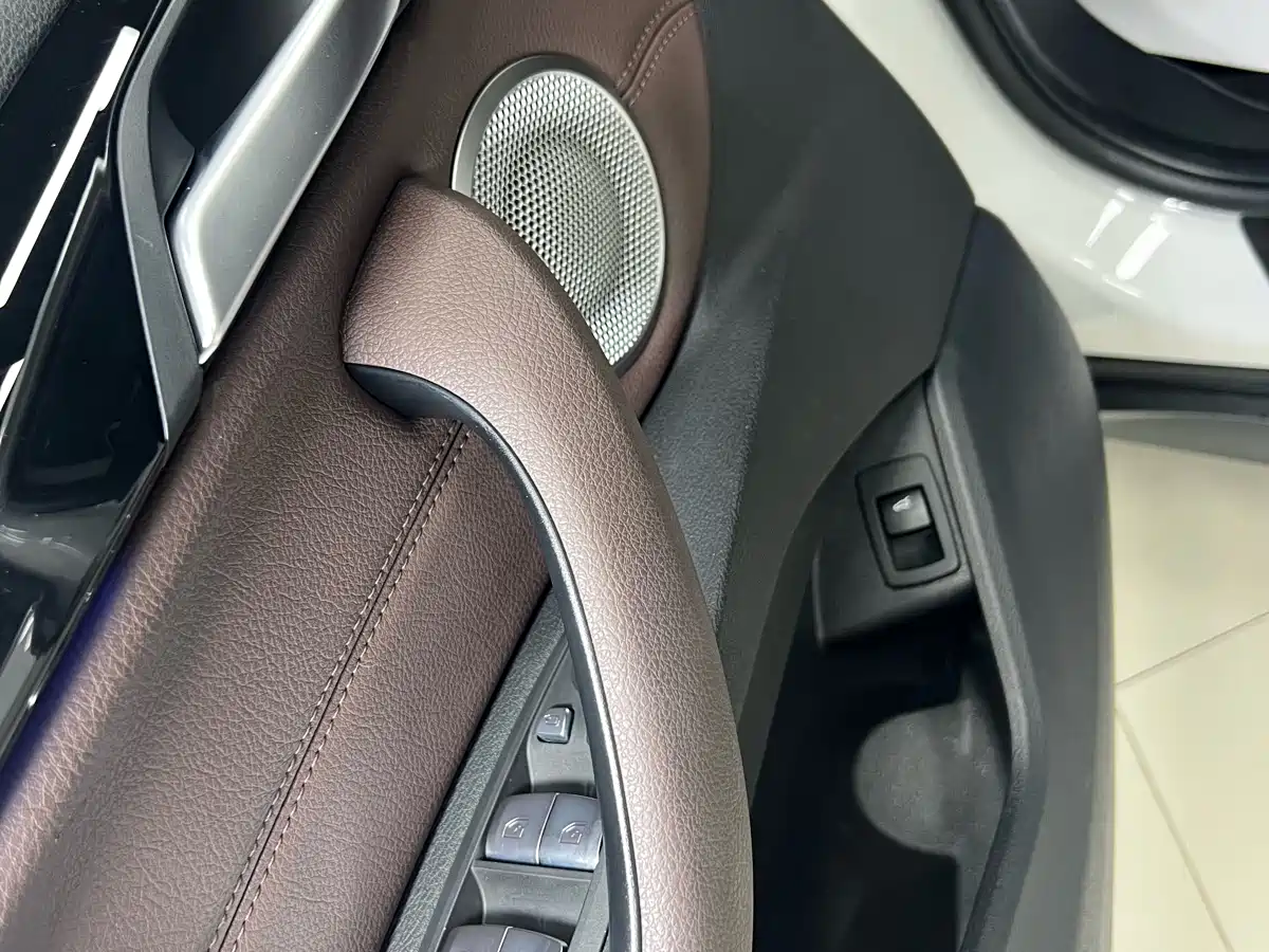 BMW X1 2021 Facelift sDrive20Li Fashion фото 7