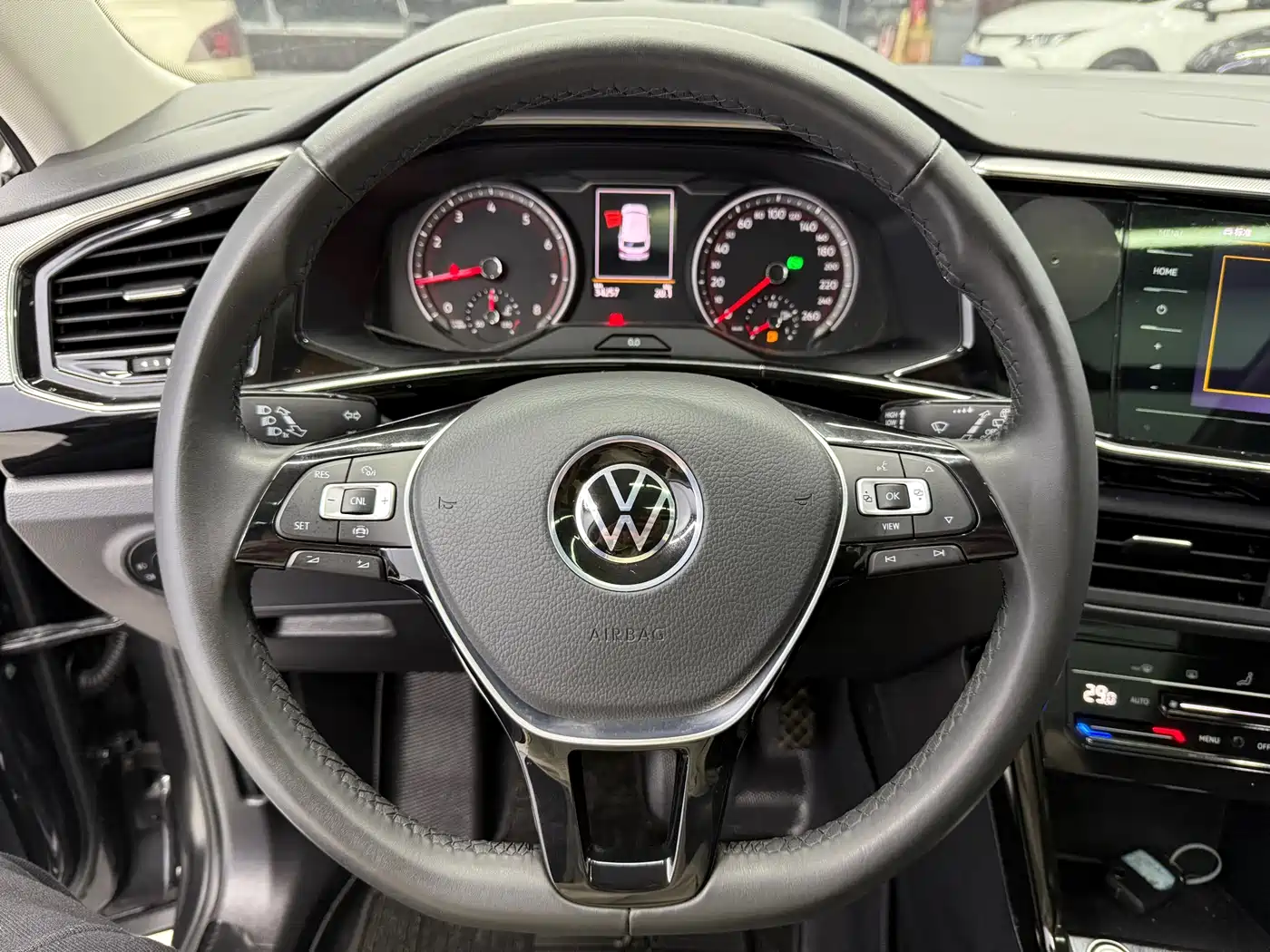 Volkswagen Tayron 2022 280TSI 2WD Luxury Smart Connect Edition фото 18