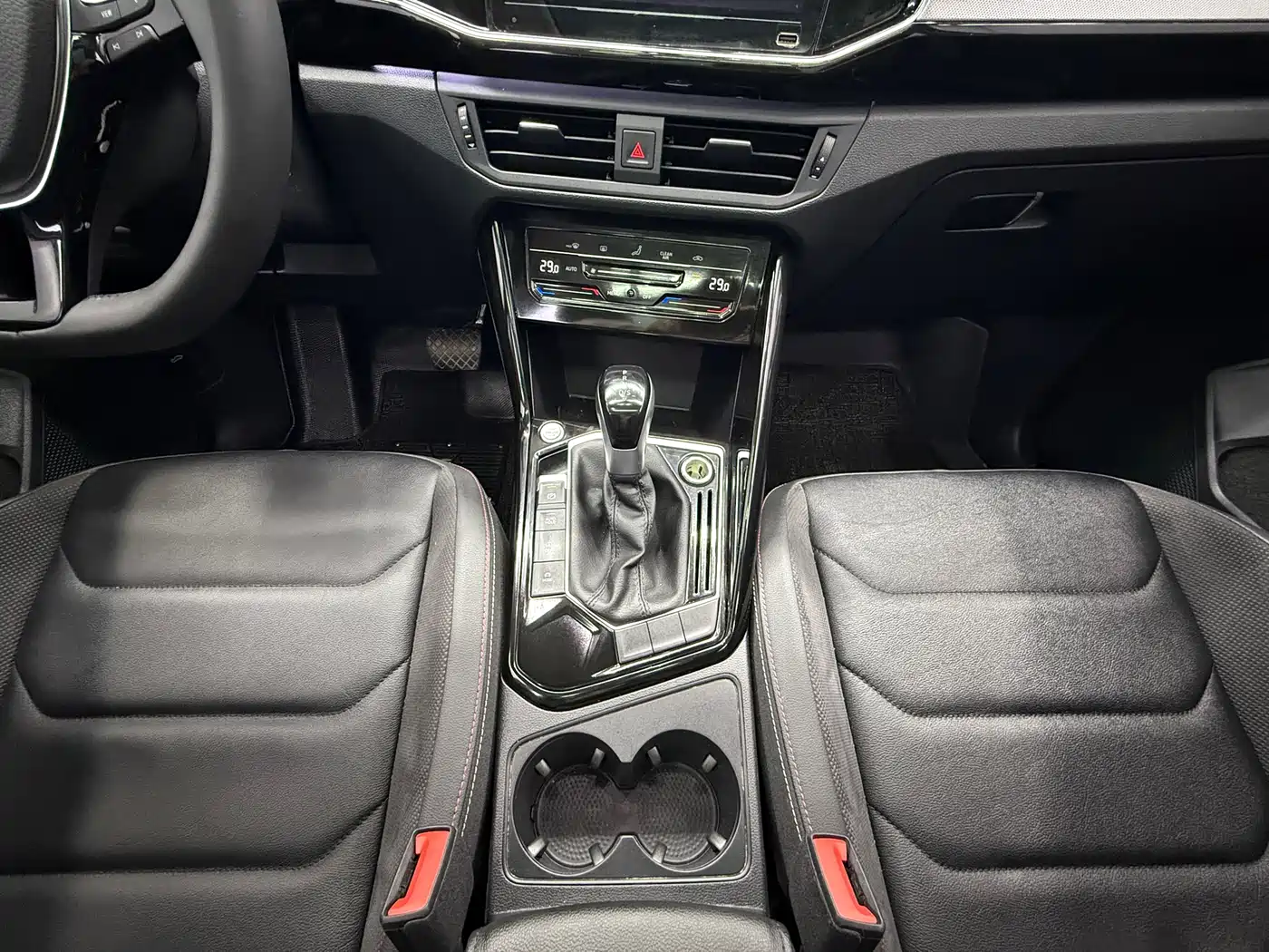 Volkswagen Tayron 2022 280TSI 2WD Luxury Smart Connect Edition фото 9