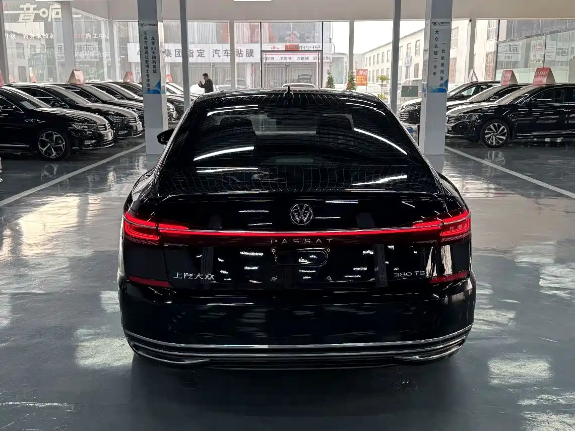Volkswagen Passat 2024 380TSI Starlight Dragon Glory Edition фото 5