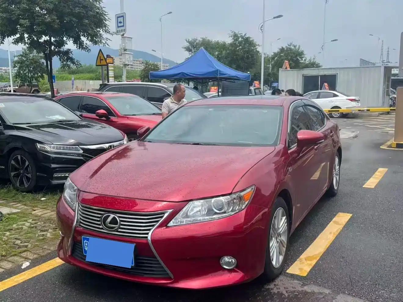 Фото 1 - Lexus ES