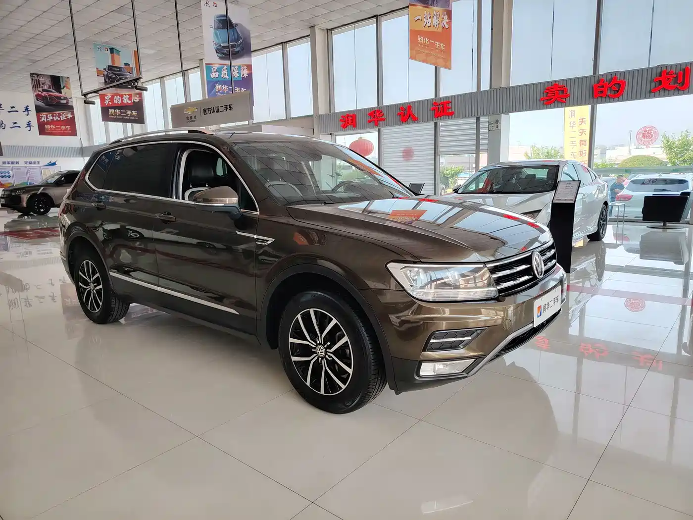 Volkswagen Tiguan L 2017 330TSI Automatic 2WD Luxury Edition фото 3