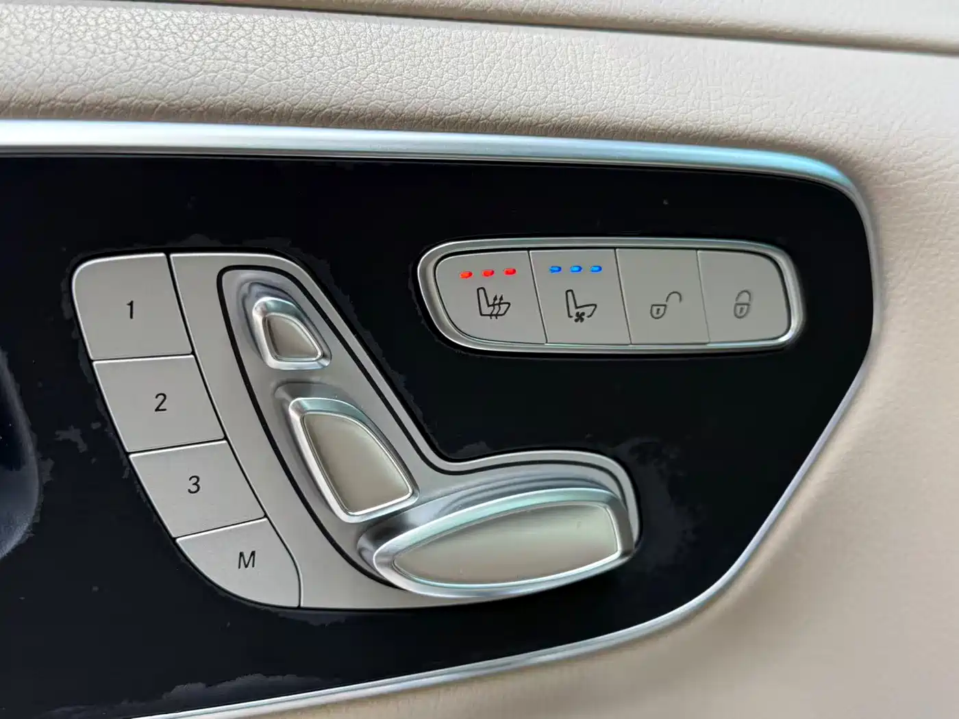 Mercedes-Benz V-Class 2018 V 260 L Premium Long Wheelbase Edition China VI фото 16