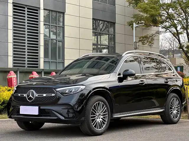 MERCEDES-BENZ GLC