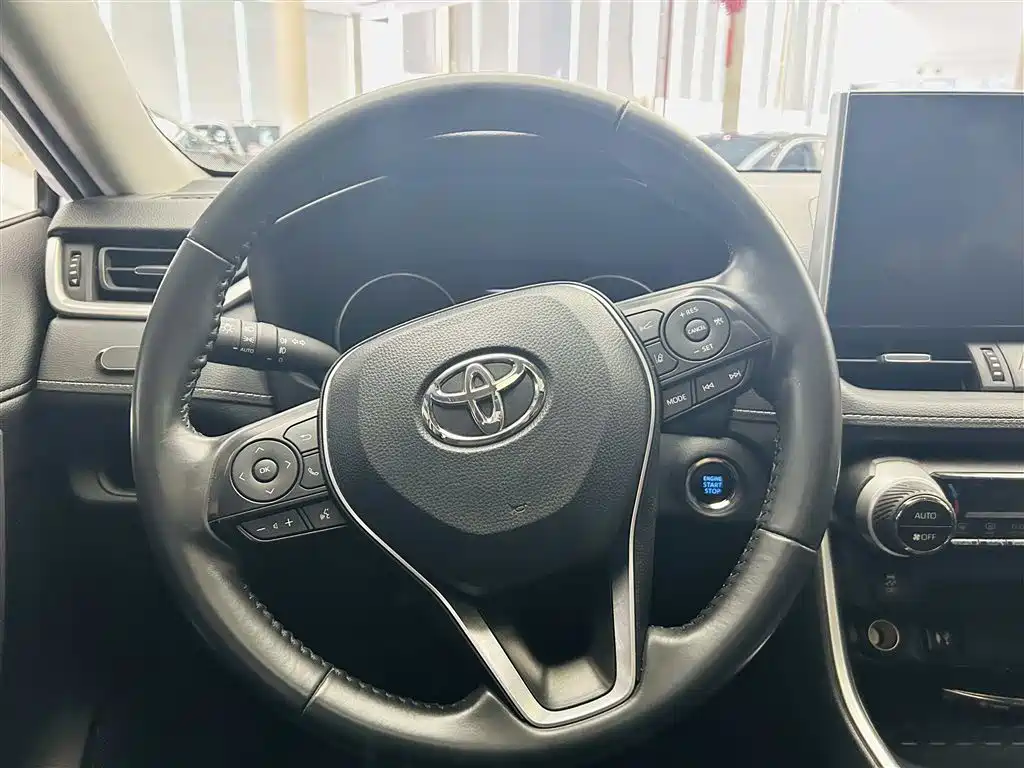 Toyota Wildlander 2021 2.0L CVT 2WD Luxury Edition фото 15