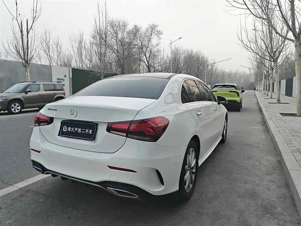 Mercedes-Benz A-Class 2021 A 200 L Sport Sedan Fashion Edition фото 5