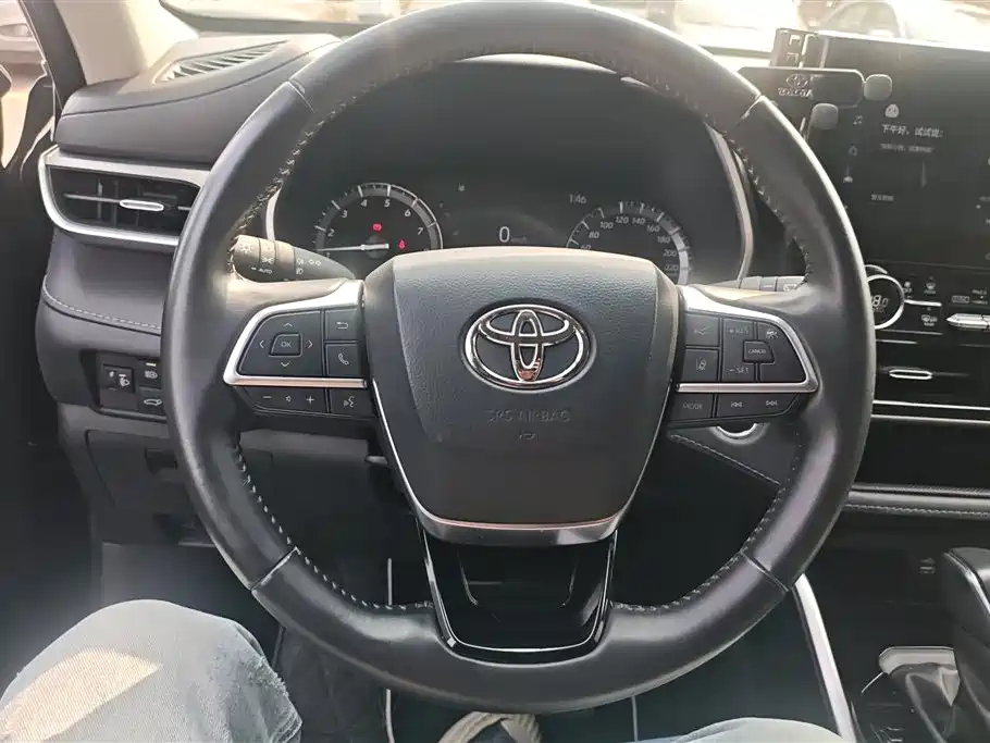 TOYOTA HIGHLANDER