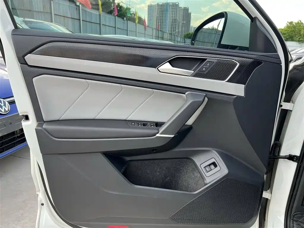 Volkswagen Tayron 2023 280TSI 2WD Luxury Plus Advanced Edition фото 10