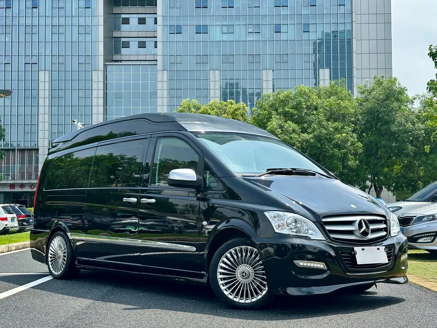 Mercedes-Benz Vito 2013 Model 3.0L Elite Edition фото 3