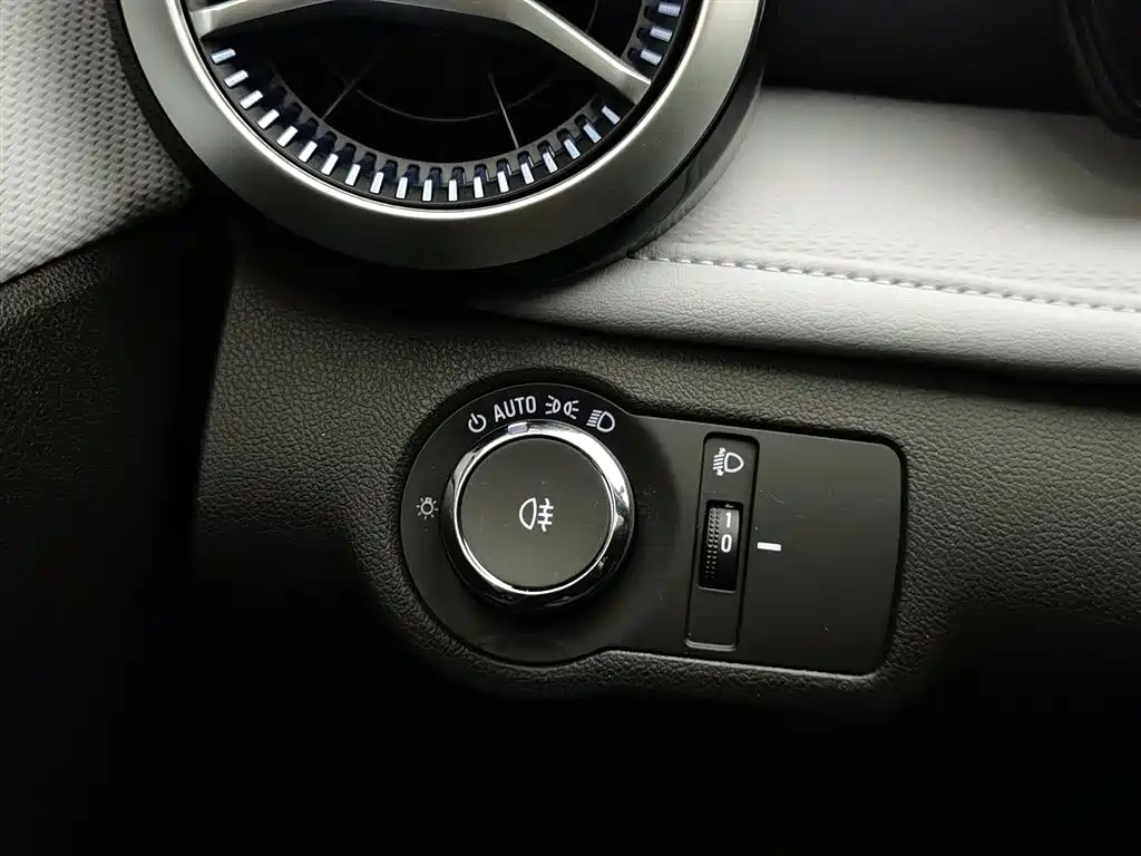 Chevrolet Monza 2024 1.5L Dual-Clutch Delight Edition фото 21