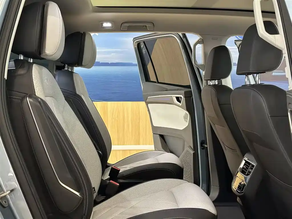 Volkswagen Talagon 2025 450TSI R-Line 6-Seater фото 7