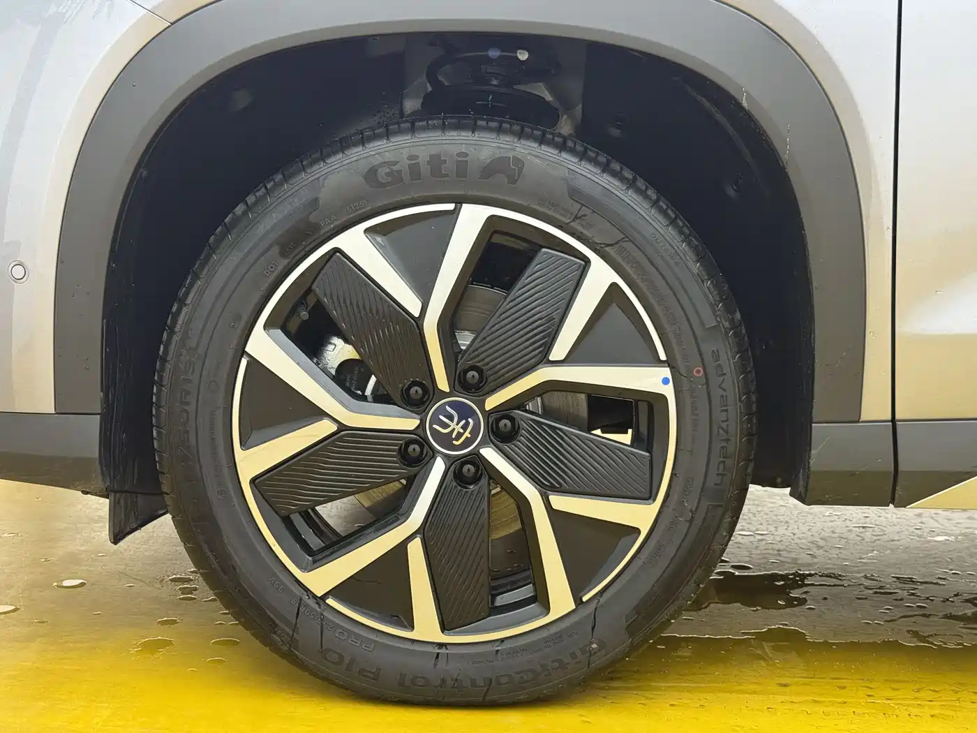 BYD Song L DM-i 2026 DM-i Intelligent Driving Edition 135KM Base Model фото 11