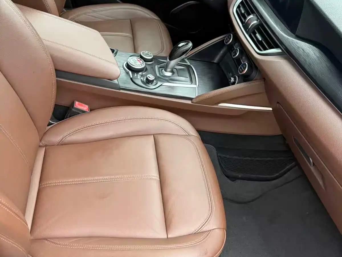 Alfa Romeo Stelvio 2018 2017 2.0T 280HP Luxury