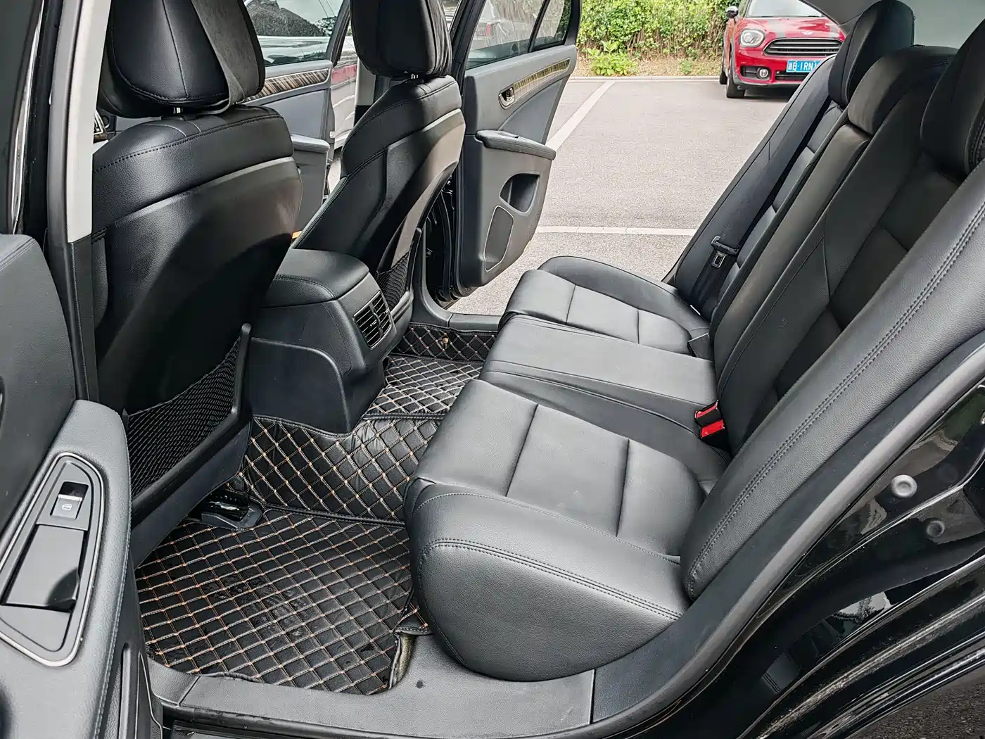 Hongqi H7 2021 1.8T Comfort Edition фото 8