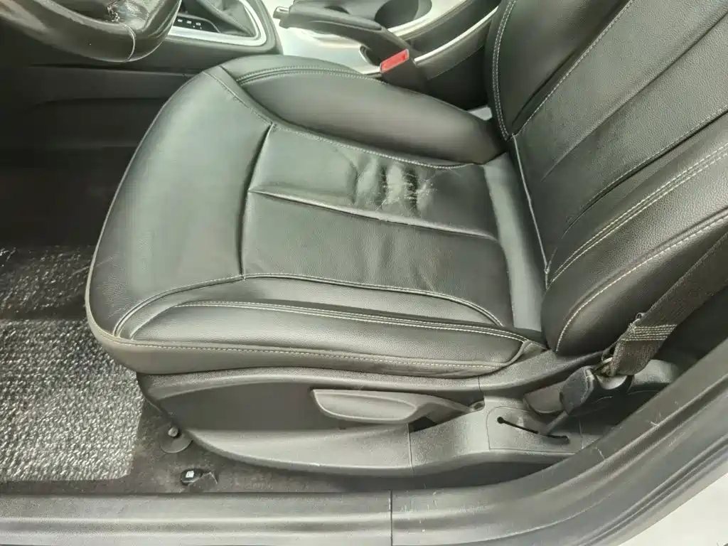 Фото 20 - Buick Excelle