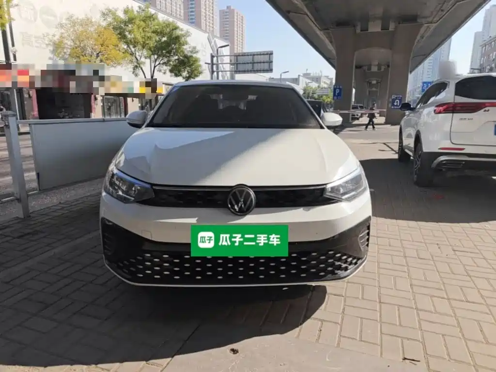 Photo 3 - Volkswagen Lavida