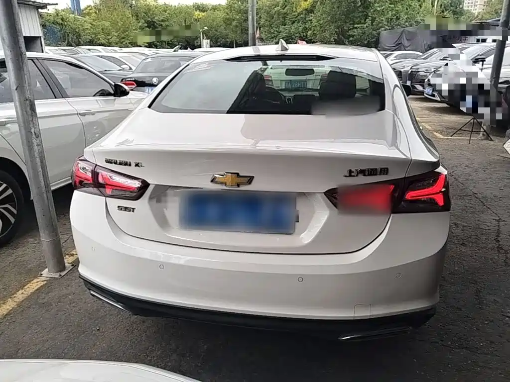Фото 6 - Chevrolet Malibu XL