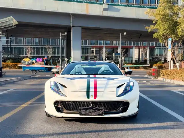 ferrari 812