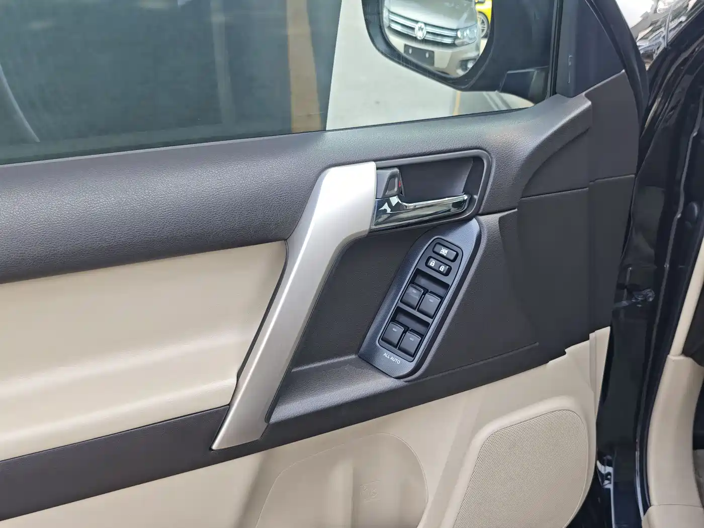 Toyota Prado 2010 4.0L Automatic TX-L NAVI фото 14