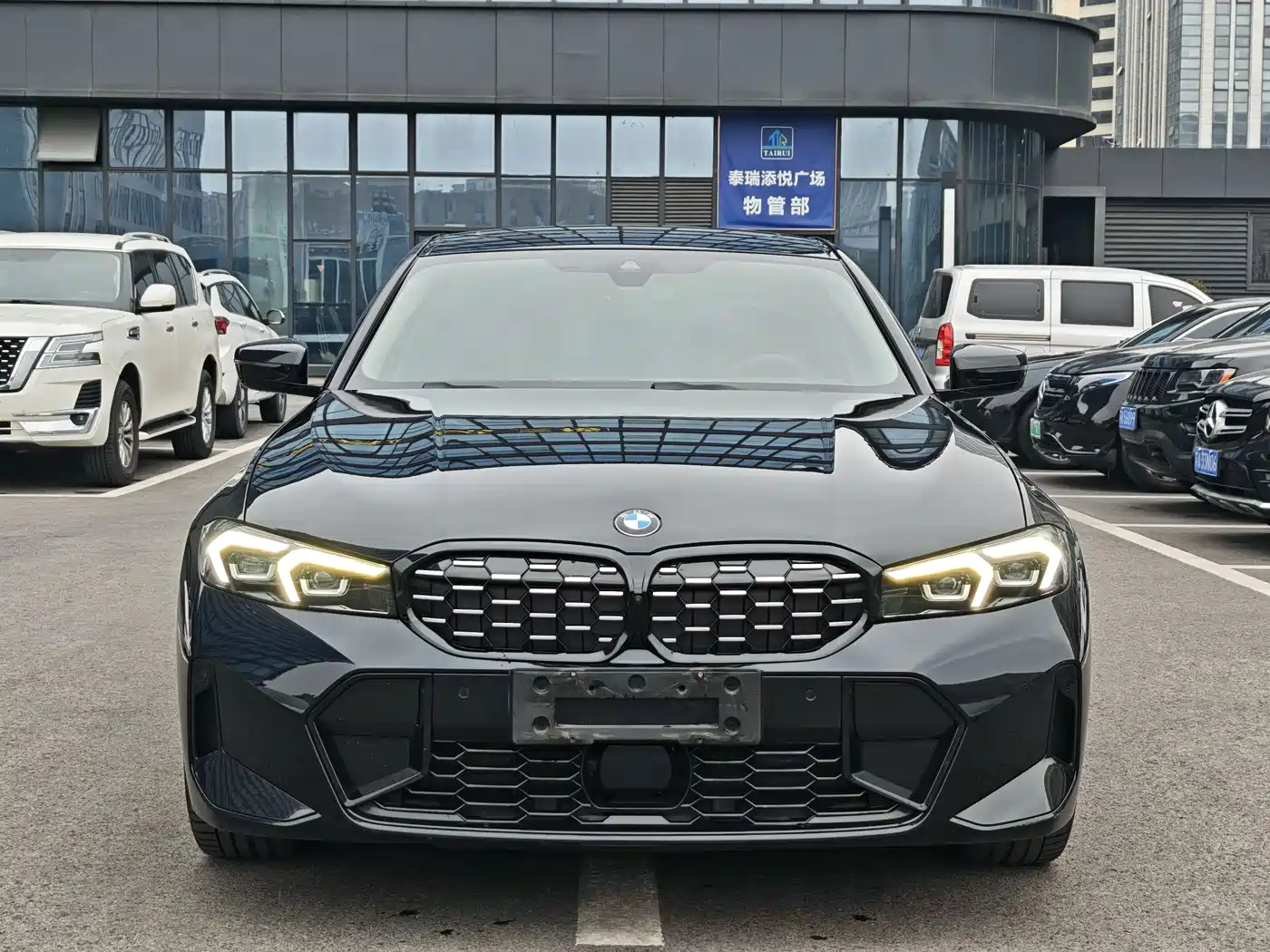 BMW 3 Series 2023 325Li M Sport Black Night Package фото 2