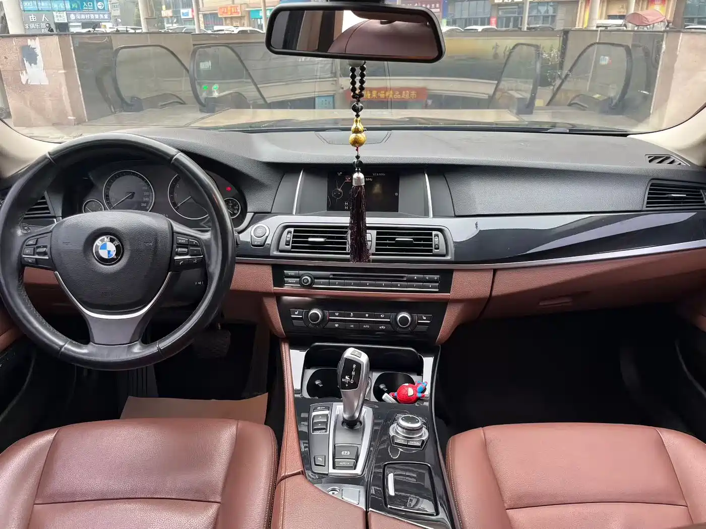 BMW 5 Series 2017 520Li Classic Edition фото 9