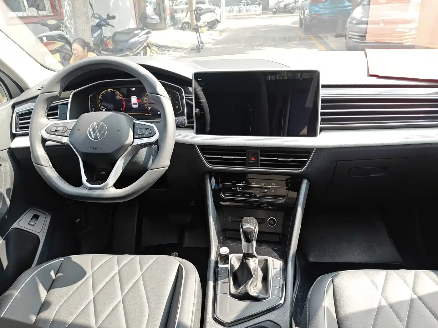 Volkswagen Tiguan L 2025 2024 300TSI Auto 2WD Smart Edition