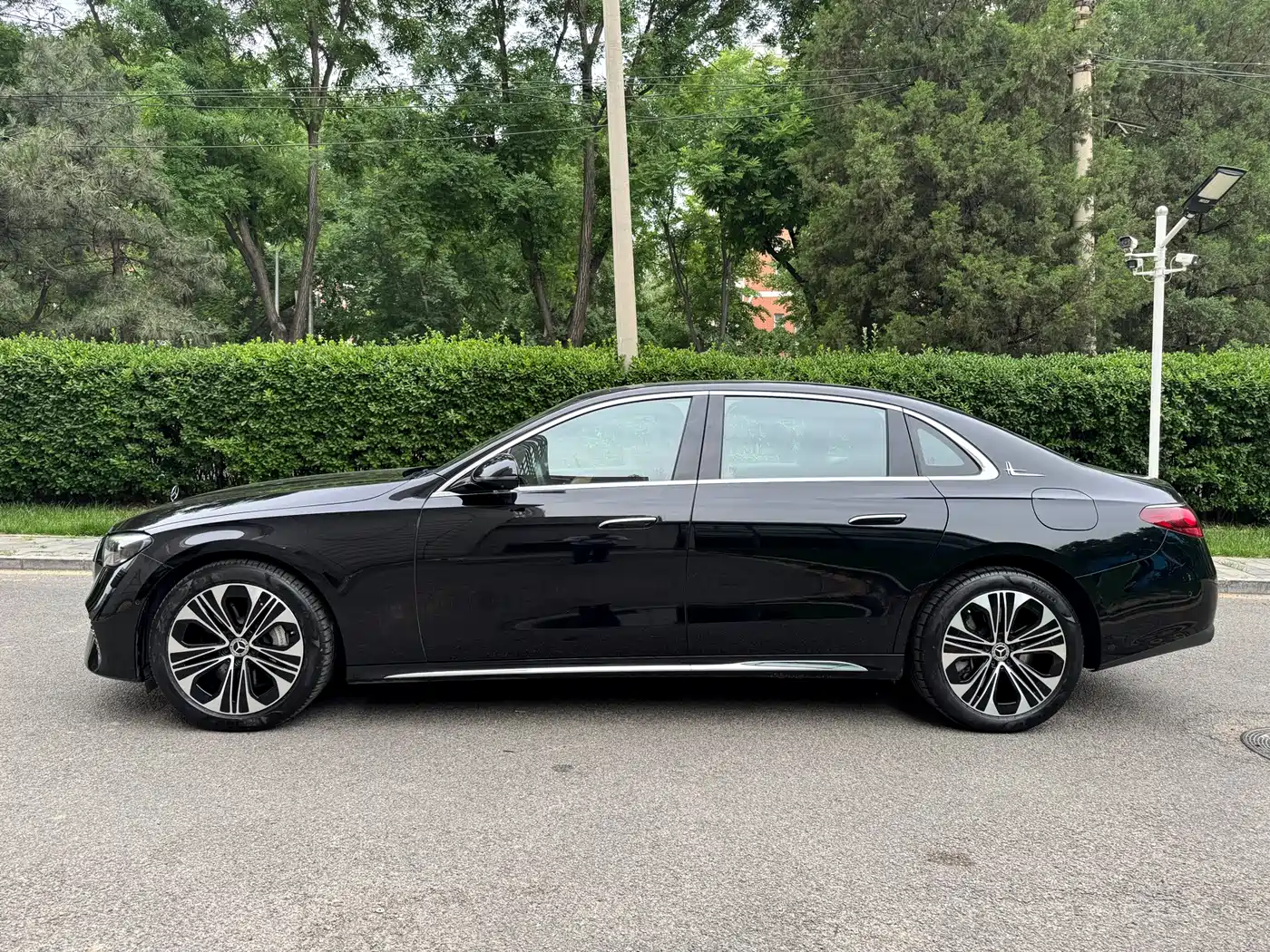 Mercedes-Benz E-Class New Energy 2024 E 350 e L Plug-in Hybrid Sedan фото 3