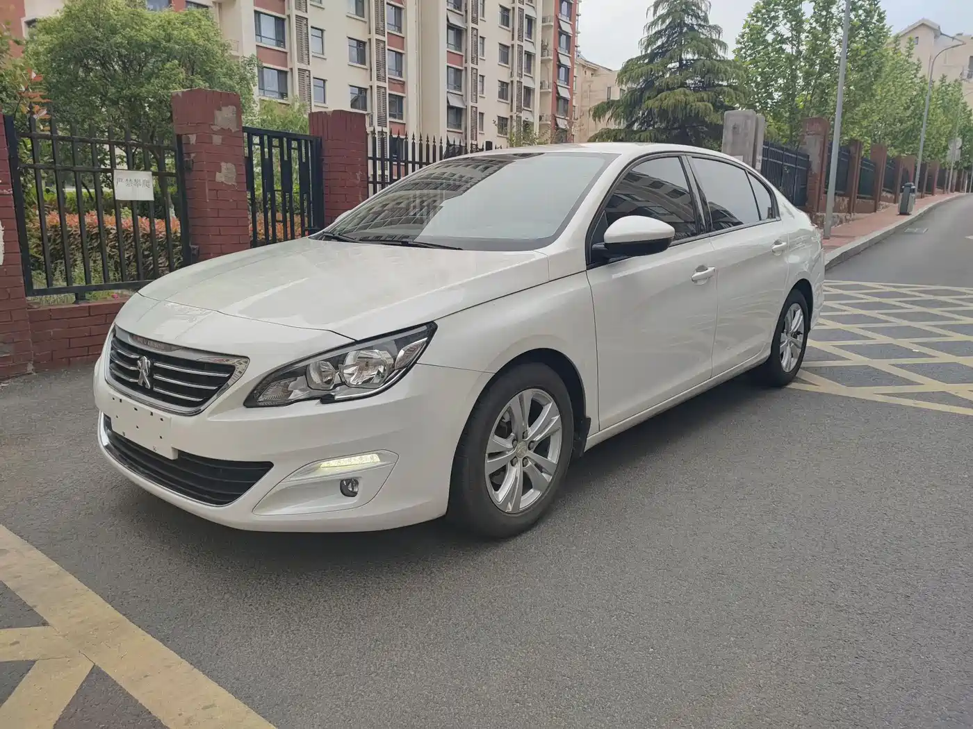Peugeot 408 2014 1.8L Manual Leading Edition