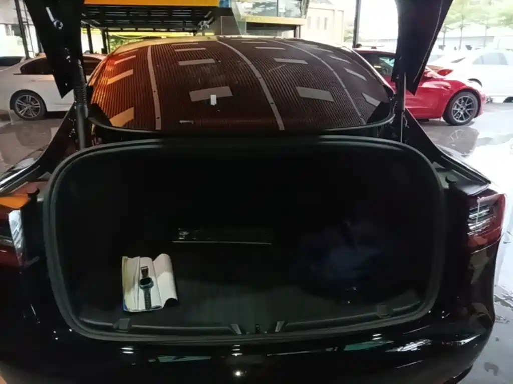 Фото 19 - Tesla Model 3