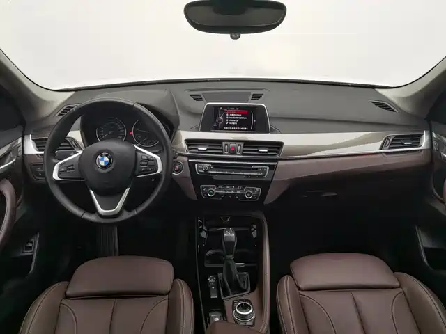 BMW X1 2016 sDrive20Li Luxury Model — фото 5