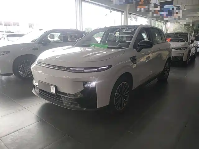 Leapmotor B10 2025
