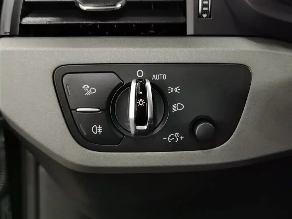 Audi A4L 2017 Plus 40 TFSI Progressive фото 21