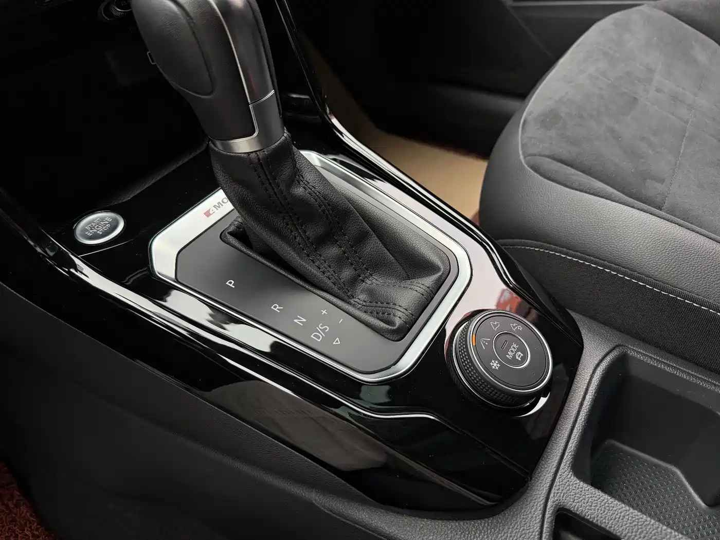 Photo 12 - Volkswagen T-ROC