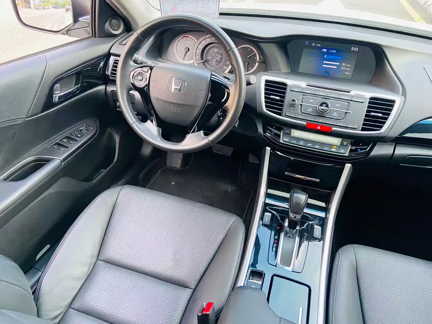 Photo 9 - Honda Accord