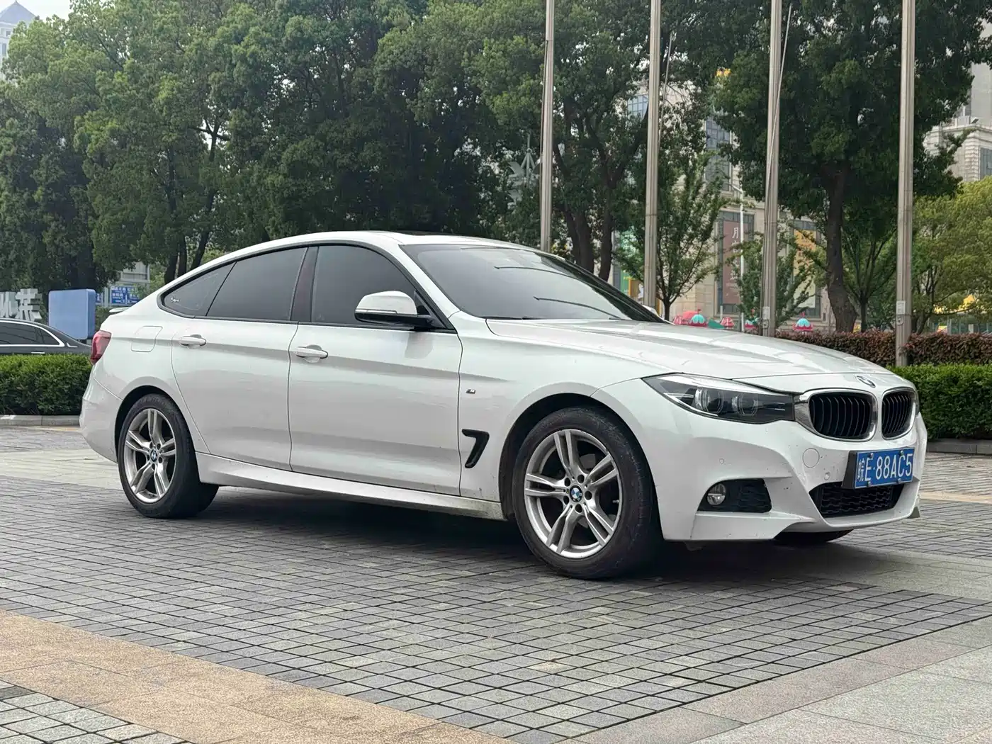 BMW 3 Series GT 2019 320i M Sport Model фото 3