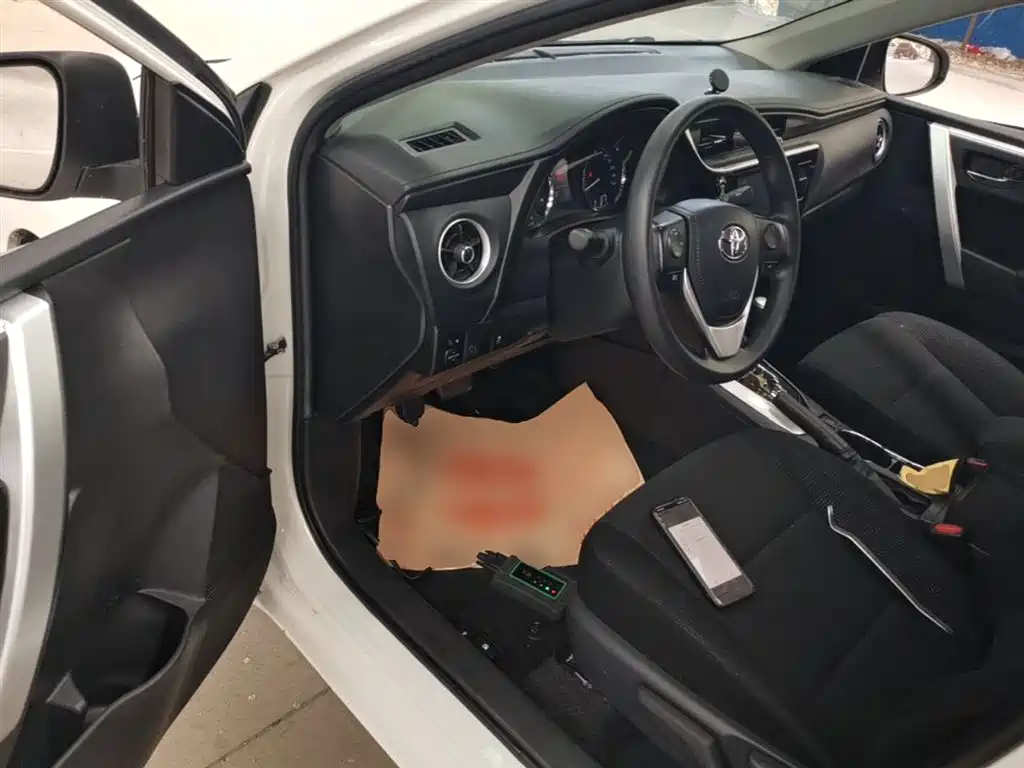 Toyota Corolla 2017 Facelift 1.2T S-CVT GL-i фото 16