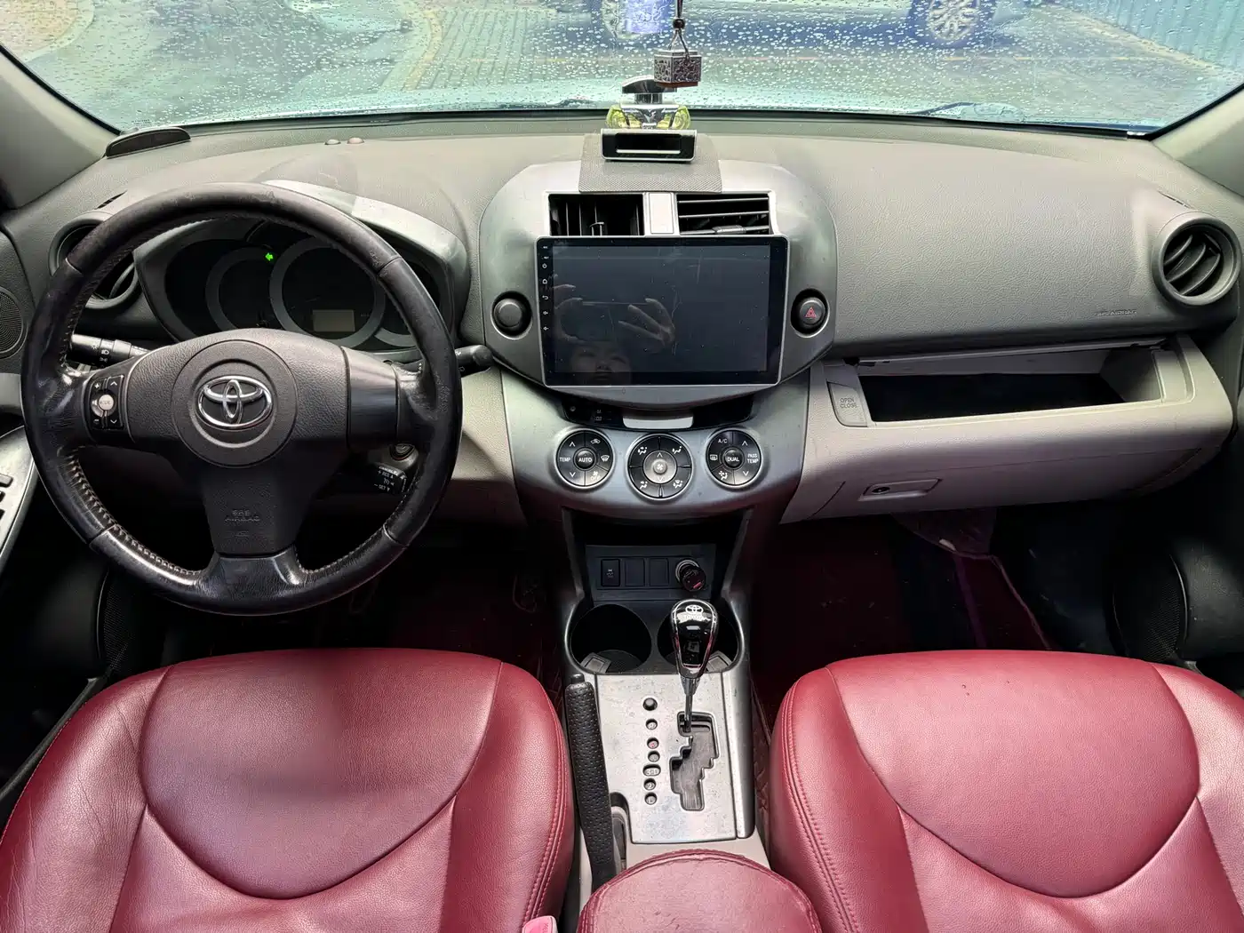 Toyota RAV4 Rongfang 2011 2.0L Automatic Classic Edition фото 8
