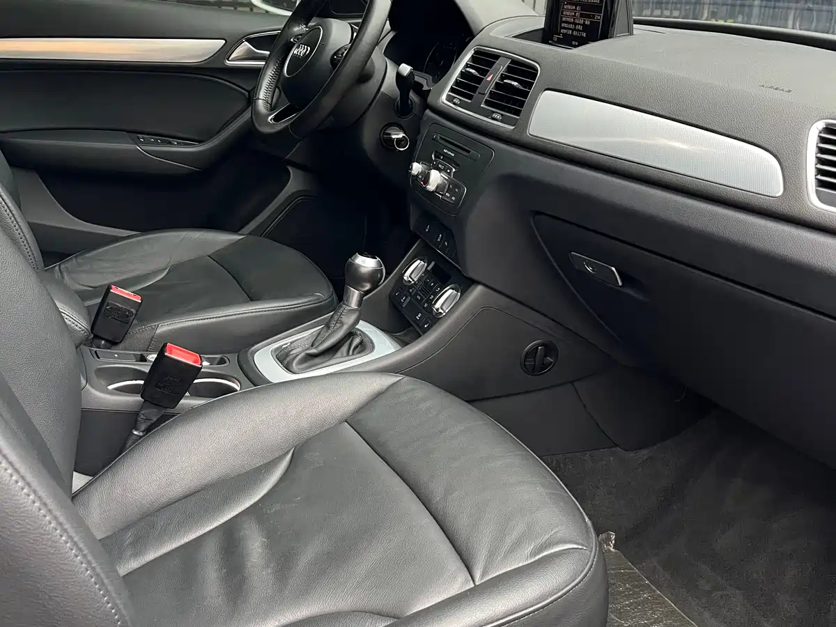 Audi Q3 2015 35 TFSI Comfort фото 10