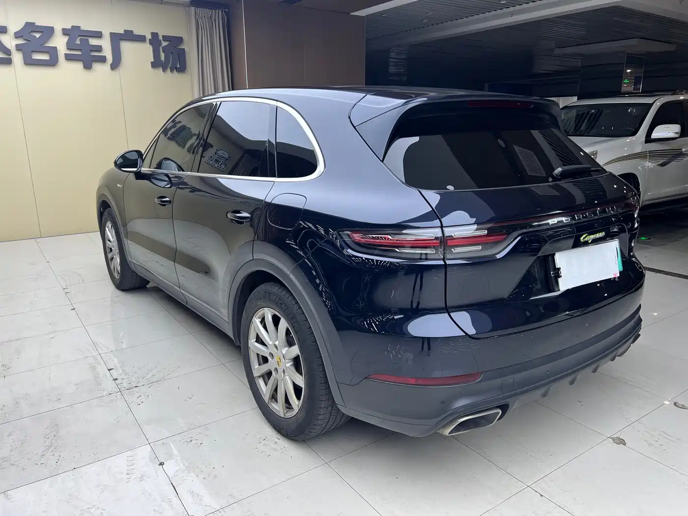 Porsche Cayenne New Energy 2021 Cayenne E-Hybrid 2.0T фото 7