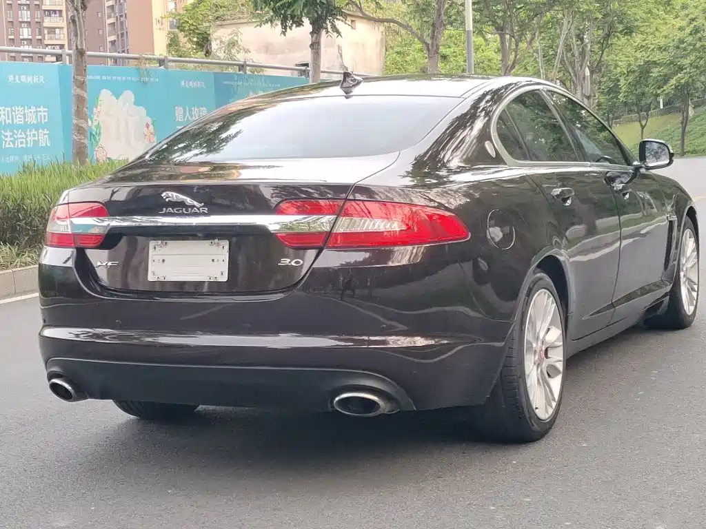 Jaguar XF 2015 2015 XF 2.0T Luxury Edition