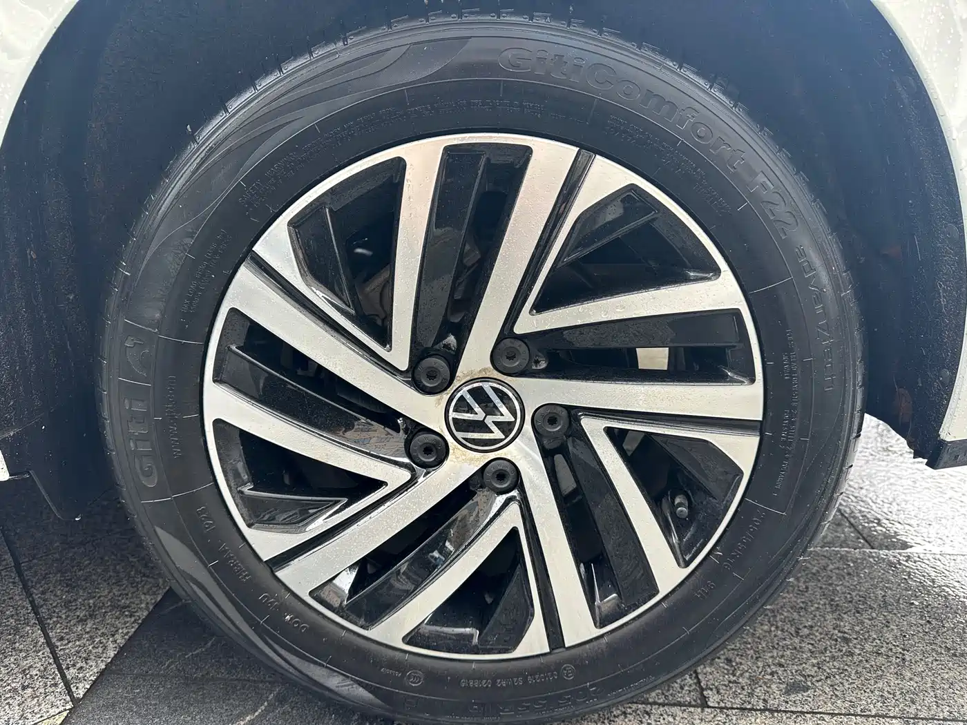 Volkswagen Lavida 2023 300TSI DSG Starlight Full Comfort Edition фото 23