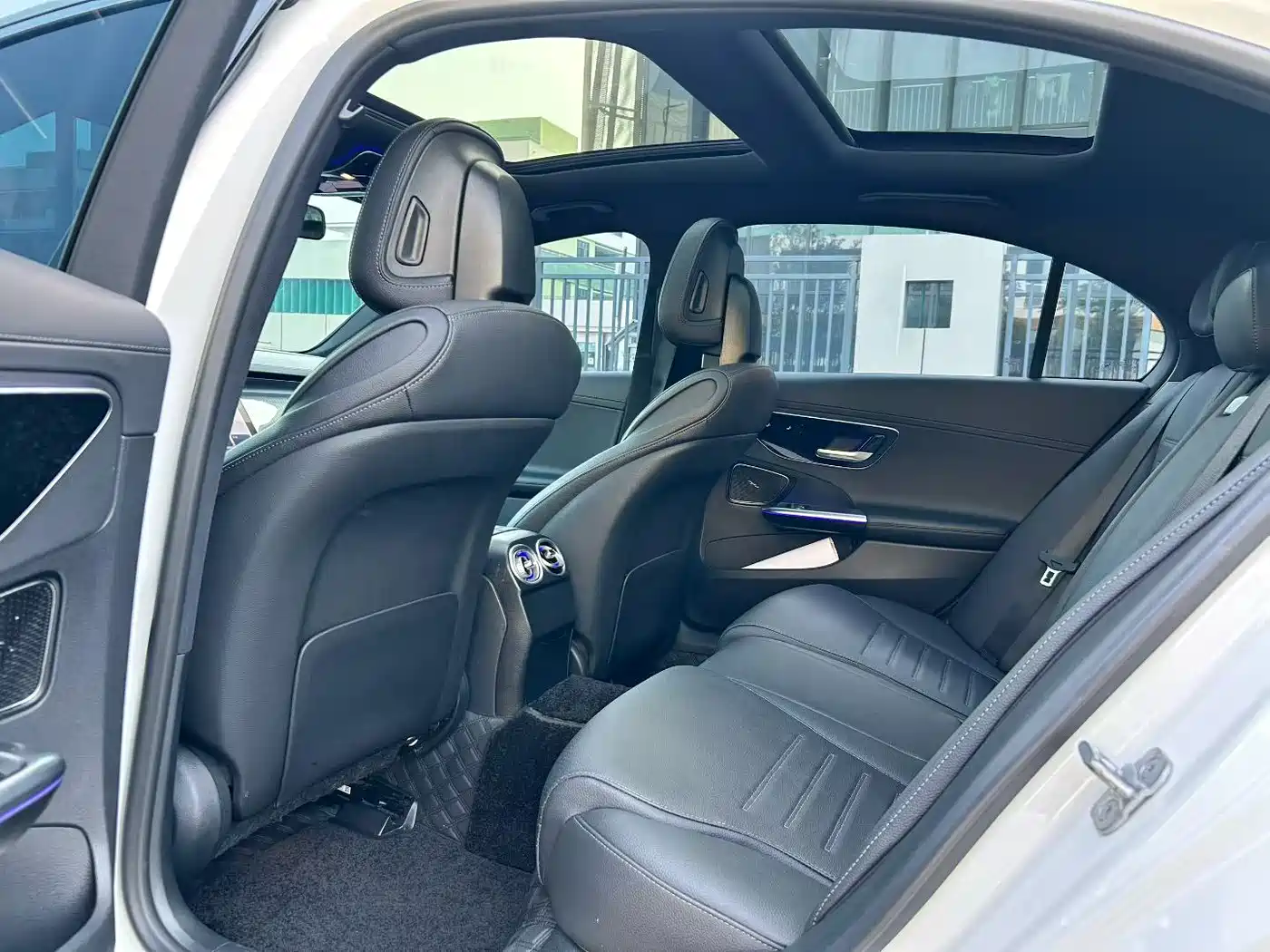 Mercedes-Benz C-Class 2024 Facelift C 260 L Sport фото 4