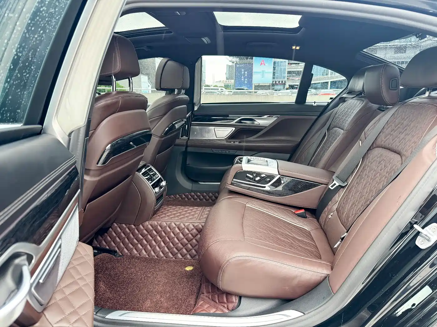 BMW 7 Series 2021 Model 740Li Leading M Sport Package фото 10
