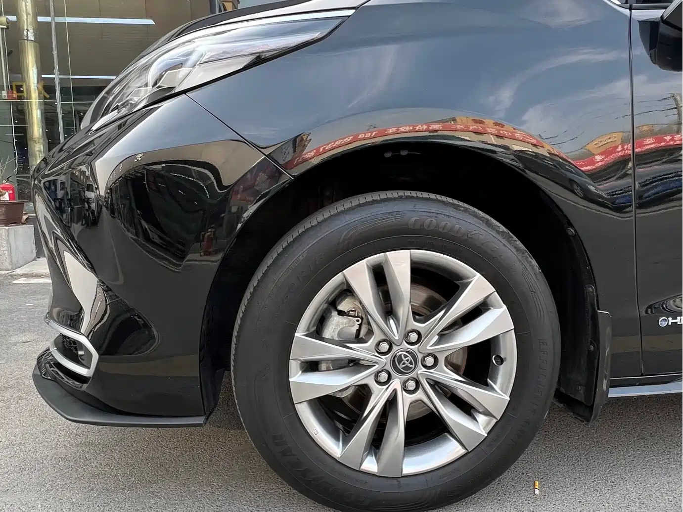 Toyota Sienna 2024 2.5L Hybrid 4WD Premium Edition фото 20