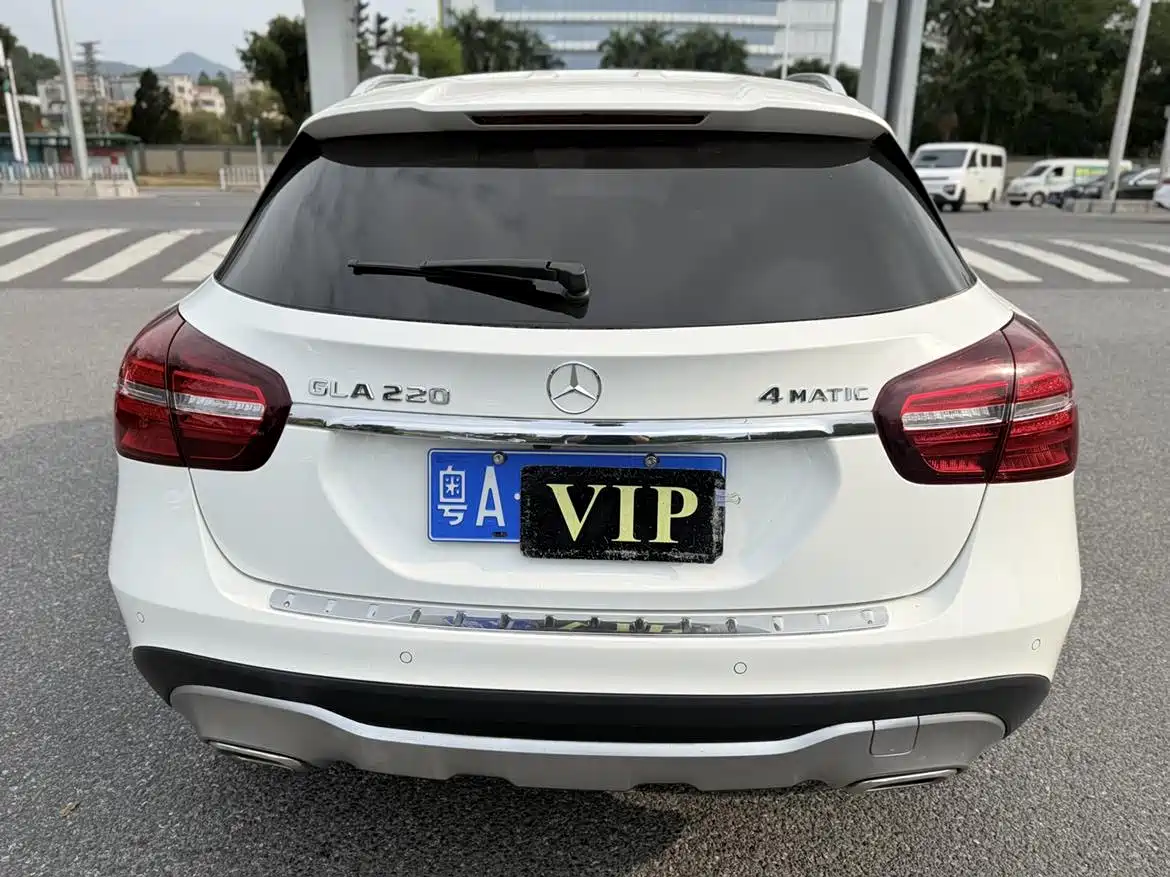 Mercedes-Benz GLA 2017 GLA 200 Dynamic фото 6
