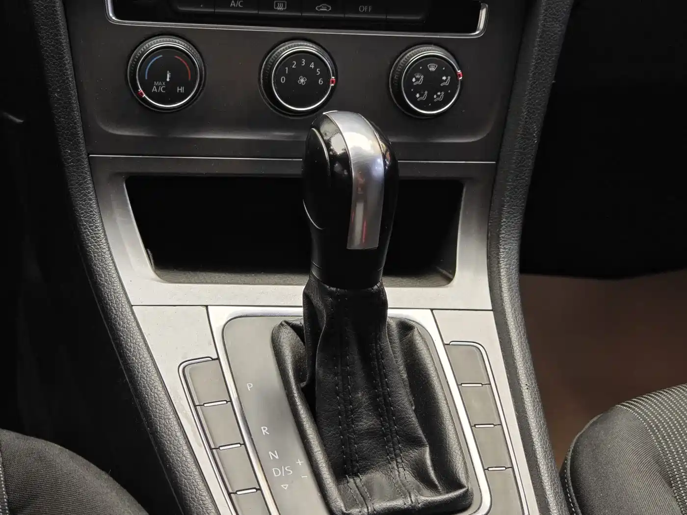 Volkswagen Golf 2015 1.6L Automatic Fashion фото 17